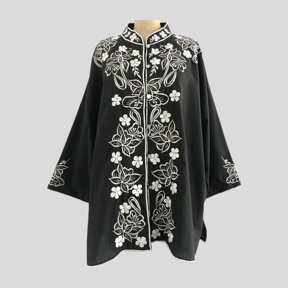 Vintage 70s Black White Floral Embroidered Cotton Long Sleeve Relaxed Shirt L/XL